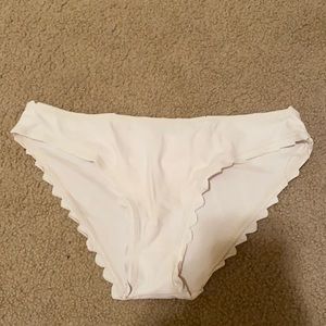 White scalloped bikini bottoms